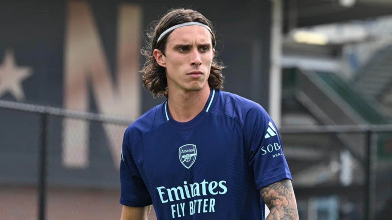 Calafiori Adapts to New Role in Italian National Team